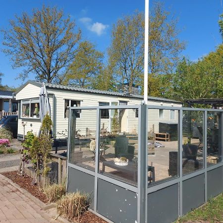 Us Twadde Plakje Op Vakantiepark Bergumermeer Suameer Exterior foto